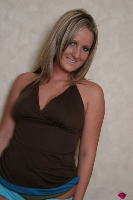 Alyssa Roxi Official Porn Pictures Nude Milfs Pics Idealmilf