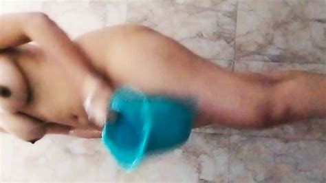 Ko Nahate Hue Dekha Bete Ne Bathroom M Indian Anal Porn XHamster