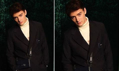 Stranger Things Star Noah Schnapp Comes Out As Gay