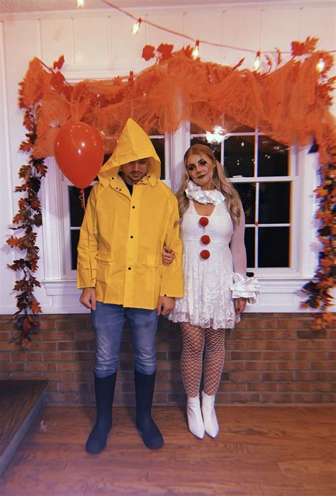 Pennywise And Georgie Couple Halloween Costumes Halloween Outfits