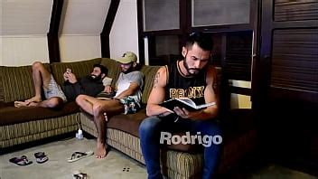 NO SE RESISTIO Y SE LO DIO AL INVITADO XVIDEOS