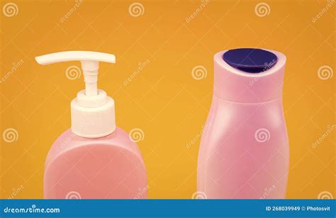 Closeup Refillable Liquid Containers For Toiletry And Cosmetic Products