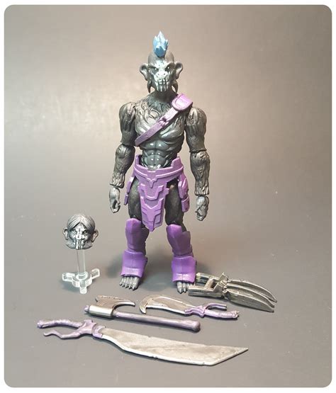 Animal Warriors of the Kingdom Carded Horrid Headhunter - Action Figure Headquarters