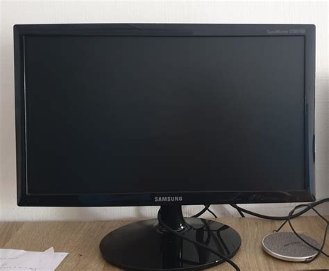 SAMSUNG MONITOR 19 Inch / 19", Computers & Tech, Parts & Accessories ...