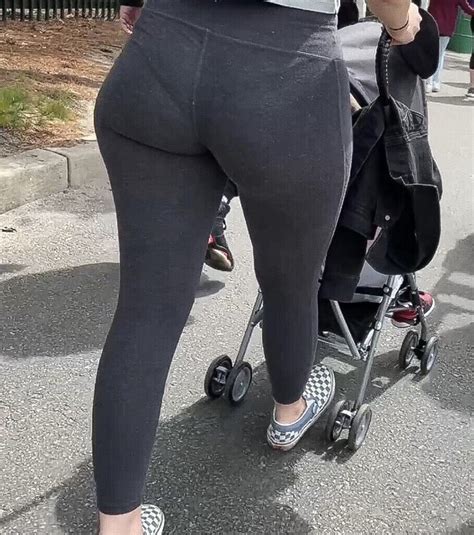 MILF Mommy With Big Ass Seethrought Spandex Leggings Yoga Pants Forum