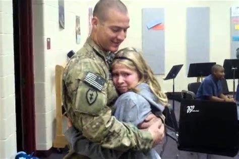 9 Amazing Video's of Soldiers Returning Home To Family Members