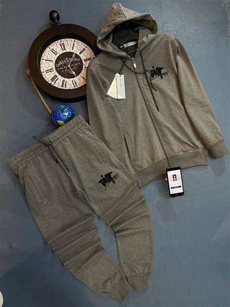 24$ Мужские спорт костюмы 0196 1280671
