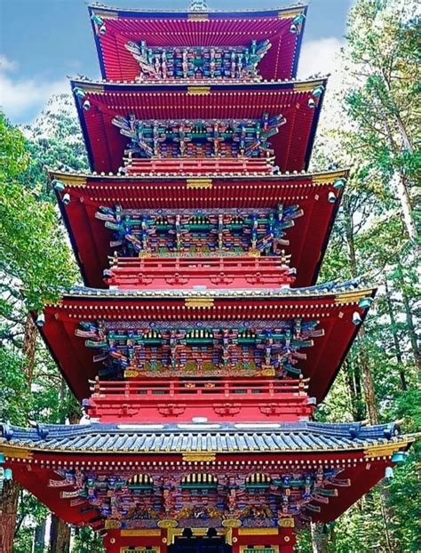 Nikkō Tōshō gū es un santuario sintoísta que se encuentra en Nikkō