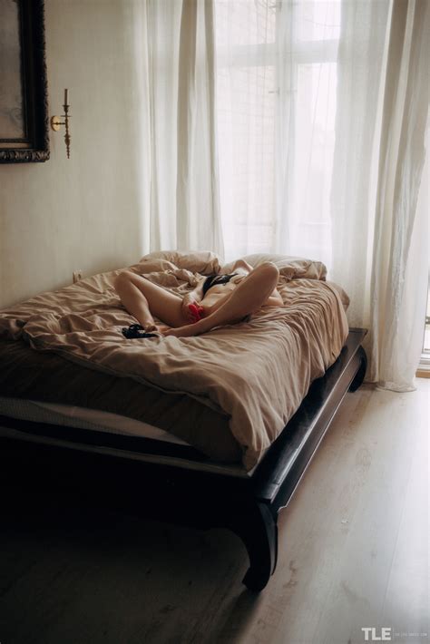 AMATEUR GIRL TheLifeErotic Happy Morning Vonda