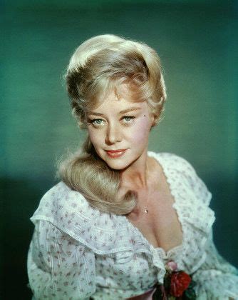 Glynis Johns 1923 2024 Find a Grave Gedenkstätte