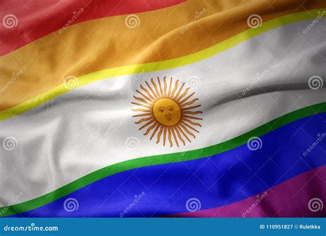 Bandera De La Bandera Del Orgullo Gay Del Arco Iris De La Argentina Que Agita Imagen De Archivo