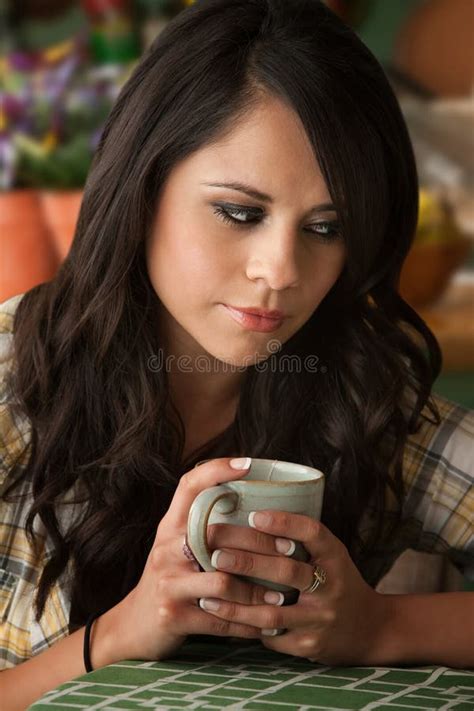 Schöne Latina Frau Mit Vielen Rechnungen Stockbild Bild von schöne latina 17279889