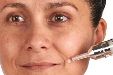 Davina Mccall Leaves Fans Picking Jaws Up From The Floor As She Poses In Bikini Mirror Online