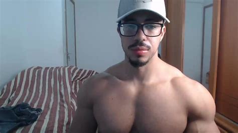 Hot Muscled Hunk 33 ThisVid