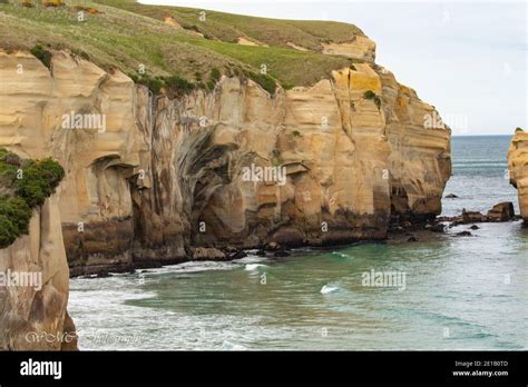 Tunnel Beach Dunedin Nz Stock Photo Alamy