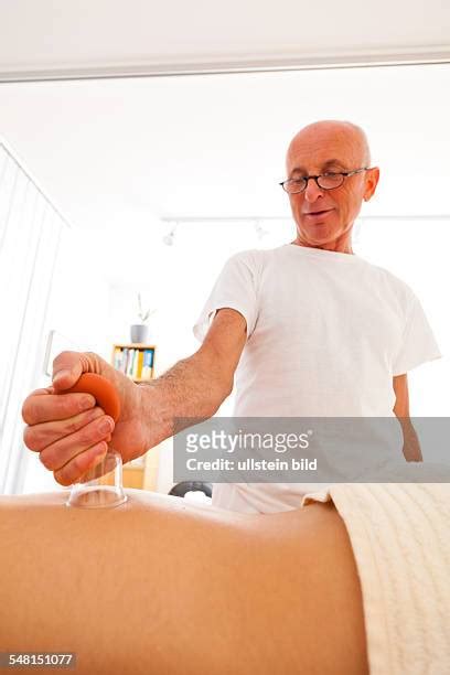 212 Physiotherapie Stock Photos High Res Pictures And Images Getty