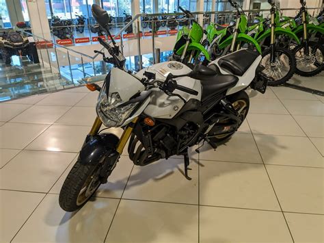 Купить б у Yamaha FZ инжектор передач в Красногорске белый naked