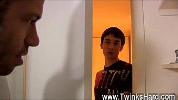 Sexy Gay Tristan Jaxx Is Looking For A Nice Relaxing Rubdown With A XNXX