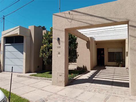 Venta Casa 3 dormitorios 40 años 1 cochera 200m2 Panozzo Casi