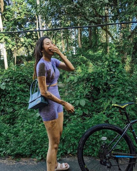 Hot Photos Of Anya Geraldine S Vacation In Bali Showing Off Body Goals Until Falling Off A Bike