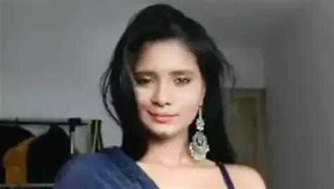 Indian Saree Girl Shows Herself Nude Webcam Porn Xhamster