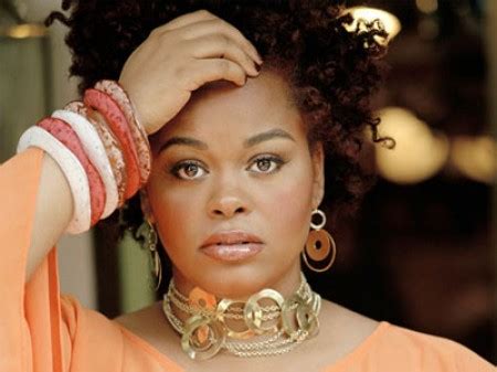 Jill Scott biography, birth date, birth place and pictures