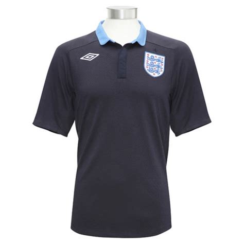 Umbro представила новую выездную форму сборной Англии / FAPL.ru