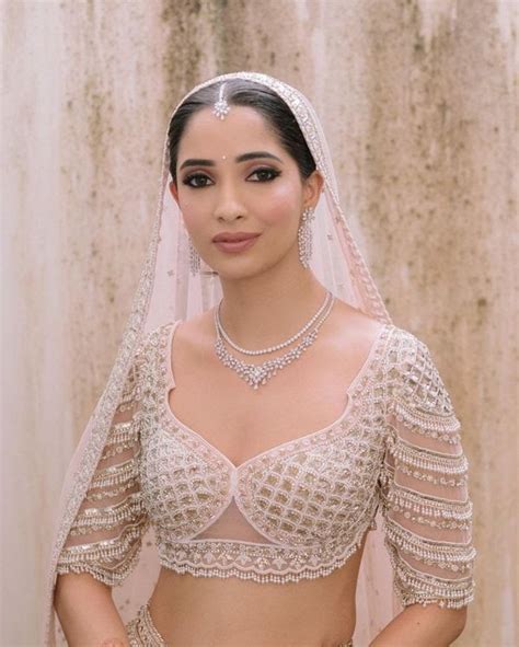 Nude Makeup Looks Ideas For Bride