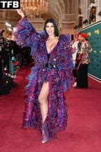 Micaela Schafer Sexy Seen Flaunting Her Hot Cleavage At The Ku Damm Musical Premiere In Berlin