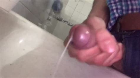 MON PATRON EST TELLEMENT CHAUD MASTURBATION AU TRAVAIL Pornhub Gay