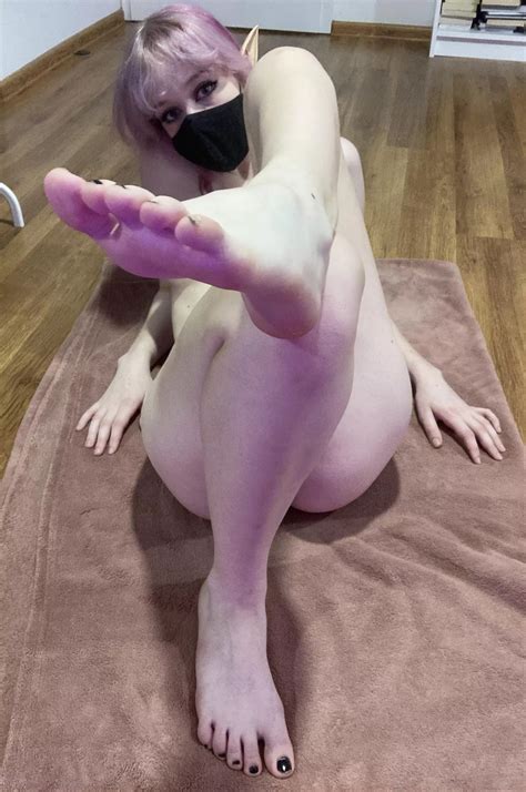 Open Wide Nudes Feet NSFW NUDE PICS ORG