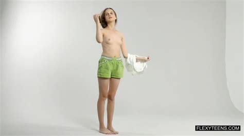 Abel Rugolmaskina Brown Haired Naked Gymnast Porn D Hotntubes