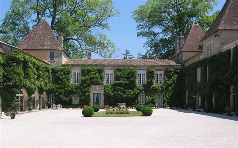 Château Carbonnieux is one of Bordeaux s oldest properties Le Château