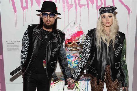 Janes Addiction rocker Dave Navarro marries actress and designer