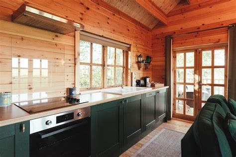 A Romantic Hot Tub Lodge For Couples Near Bewl Water East Sussex Kent