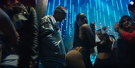 Anitta Seduz E Beija Astro Da M Sica Latina Em Clipe Ao Estilo Reggaeton Graus O Maior