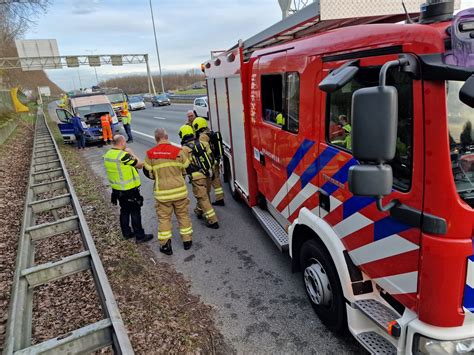 Brandweer Alblasserdam Rukt Met Spoed Uit Voor Werkbusbrandmelding Op