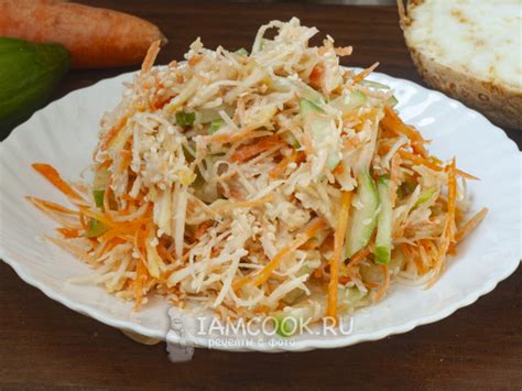 Салат из сельдерея, моркови и огурца с яблоком — рецепт с фото пошагово