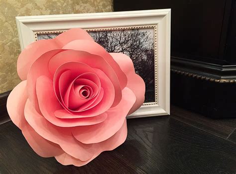 Украшение интерьера из бумаги своими руками - 82 фото