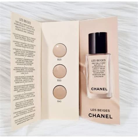 CHANEL Les Beiges Healthy Glow Foundation Hydration And Longwear