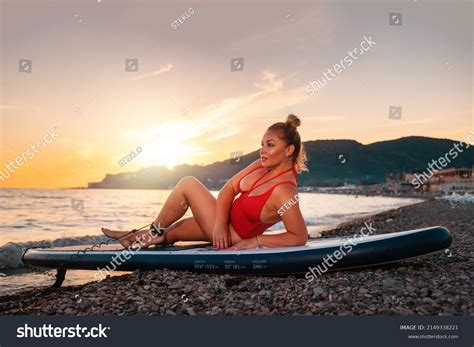 1 984 Bikini Chubby Bilder Stockfotos Und Vektorgrafiken Shutterstock