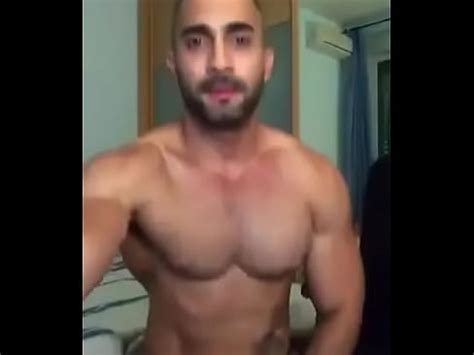 Chico musculoso sexy mostrándose a sí mismo Chico musculoso caliente presumiendo XVIDEOS