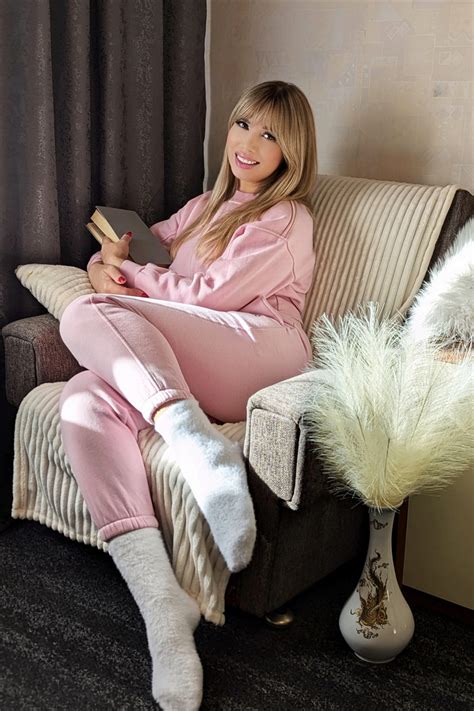 Beautiful Anna Y O From Kiev With Blonde Hair Id Ladadate