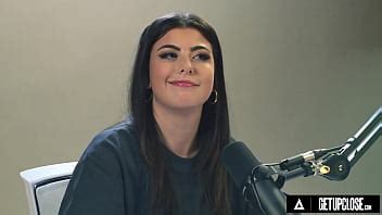 All Natural Dark Haired Babe Masturbates Xnxx