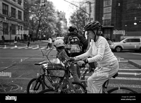 Femme agée Banque d images noir et blanc Alamy