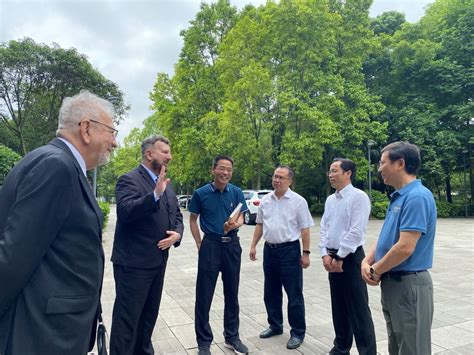 墨西哥维拉克鲁斯大学中国 维拉克鲁斯研究中心主任阿尼巴尔•卡洛斯•左特罗一行来校交流访问 重庆科技大学