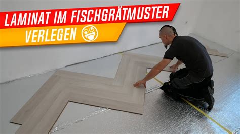 Laminat verlegen im Fischgrätmuster Klick Laminatboden herringbone