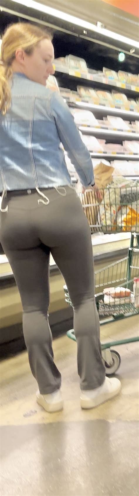 Love This Pawg She Had A Nice Round Ass Spandex Leggings Yoga Pants Forum