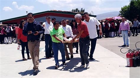 Capacitan a estudiantes y personal del Cecytem en protección civil