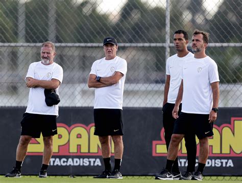 Futebol Masculino Cuca Comanda Primeiro Treino No Corinthians